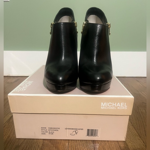 MICHAEL Michael Kors York Booties 8.5 - Picture 8 of 16